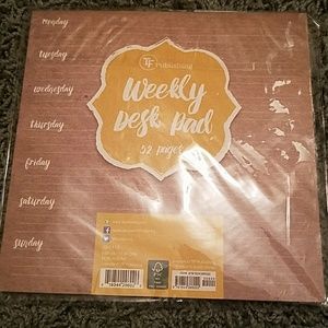 NWT weekly desk pad